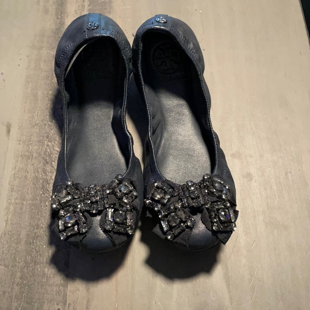 😻😻😻Tory Burch Sparkling stone embellished size 6 ballet flats.